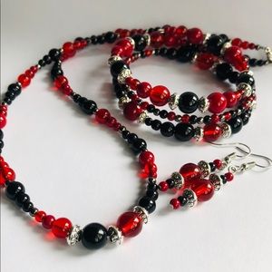 Black and red beaded jewelry set